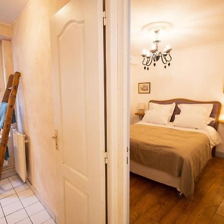 Le "Pied A Terre" - Appartement Plein Centre Avec Parking Prive Bourges Exterior foto