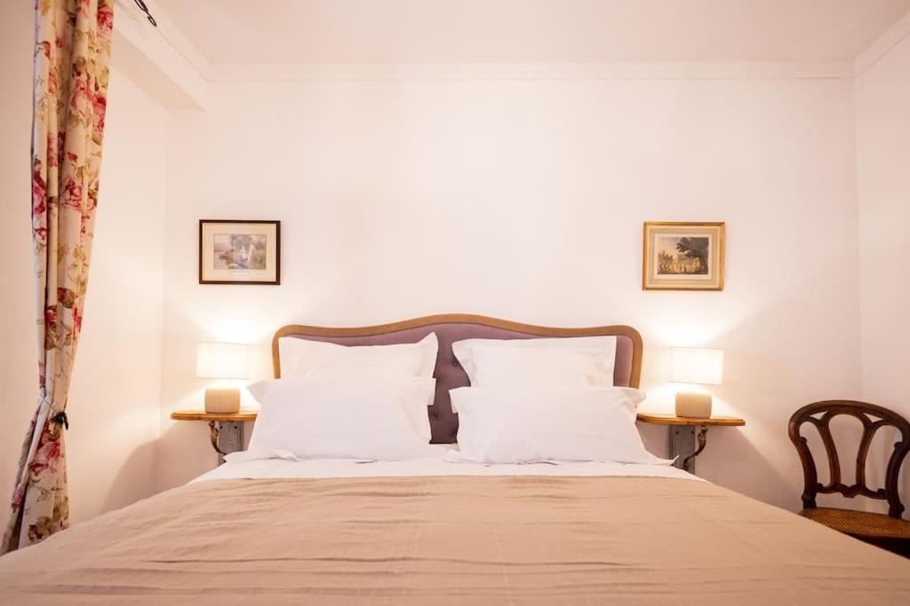 Le "Pied A Terre" - Appartement Plein Centre Avec Parking Prive Bourges Exterior foto